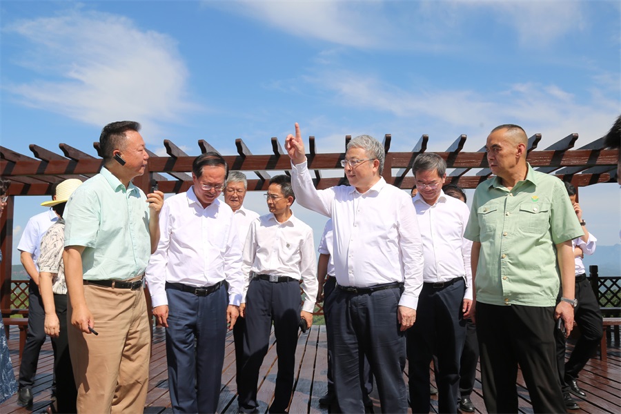 2024.06.23全國政協(xié)副主席、民盟中央常務(wù)副主席、中國科學院院士、清華大學副校長王光謙蒞臨金徽股份視察.jpg