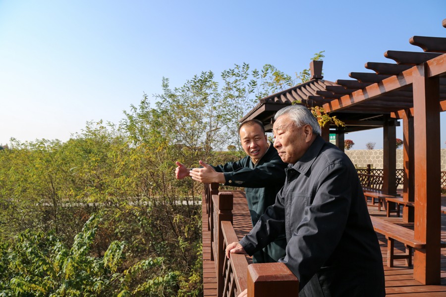 21-2019年10月，國家水利部原副部長王守強參觀金徽股份時盛贊：金徽股份是綠色礦山、文明礦山、美麗礦山。.jpg