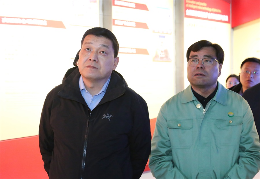 38-2023年12月，民建甘肅省委員會主任委員，全國政協(xié)委員，甘肅省政協(xié)常委，省生態(tài)環(huán)境廳廳長，省核安全局局長葛建團蒞臨金徽股份調(diào)研。.jpg