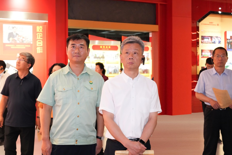 2024.06.23全國政協(xié)委員、省政協(xié)副主席、民盟甘肅省委會主委劉仲奎蒞臨金徽股份調(diào)研.jpg