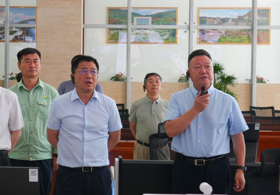 省自然資源廳黨組書記、廳長張曉軍蒞臨金徽股份調(diào)研綠色礦山建設(shè)工作_副本.jpg